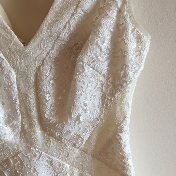 BCBG MaxAzria | Lace and Sequin Dress | Size 0 - Picture 4 of 5